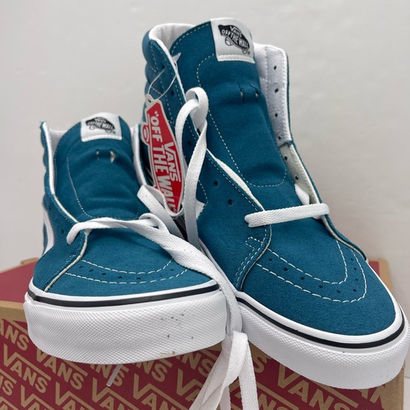 Vans Men’s Sk8-Hi
Blue Coral/True White Sneakers
VN0A32QG9EM High-Top - Picture 5 of 16